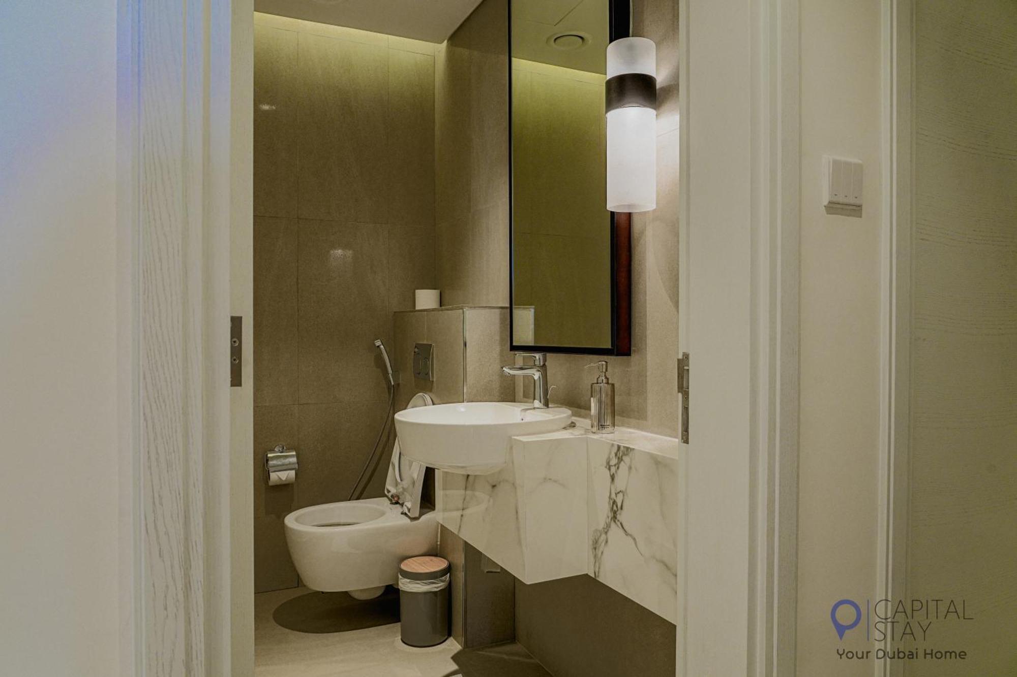Capital Stay- Private Two Bed - The Address Residences Fujairah