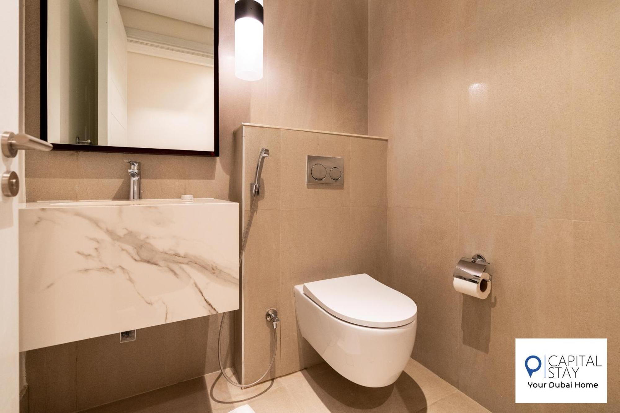 Capital Stay- Private Two Bed - The Address Residences * Fujairah