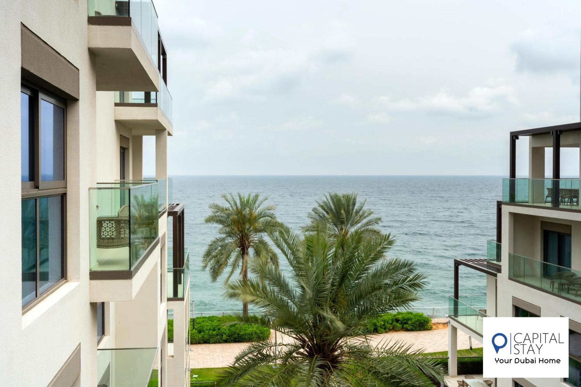 Capital Stay- Private Two Bed - The Address Residences * Fujairah