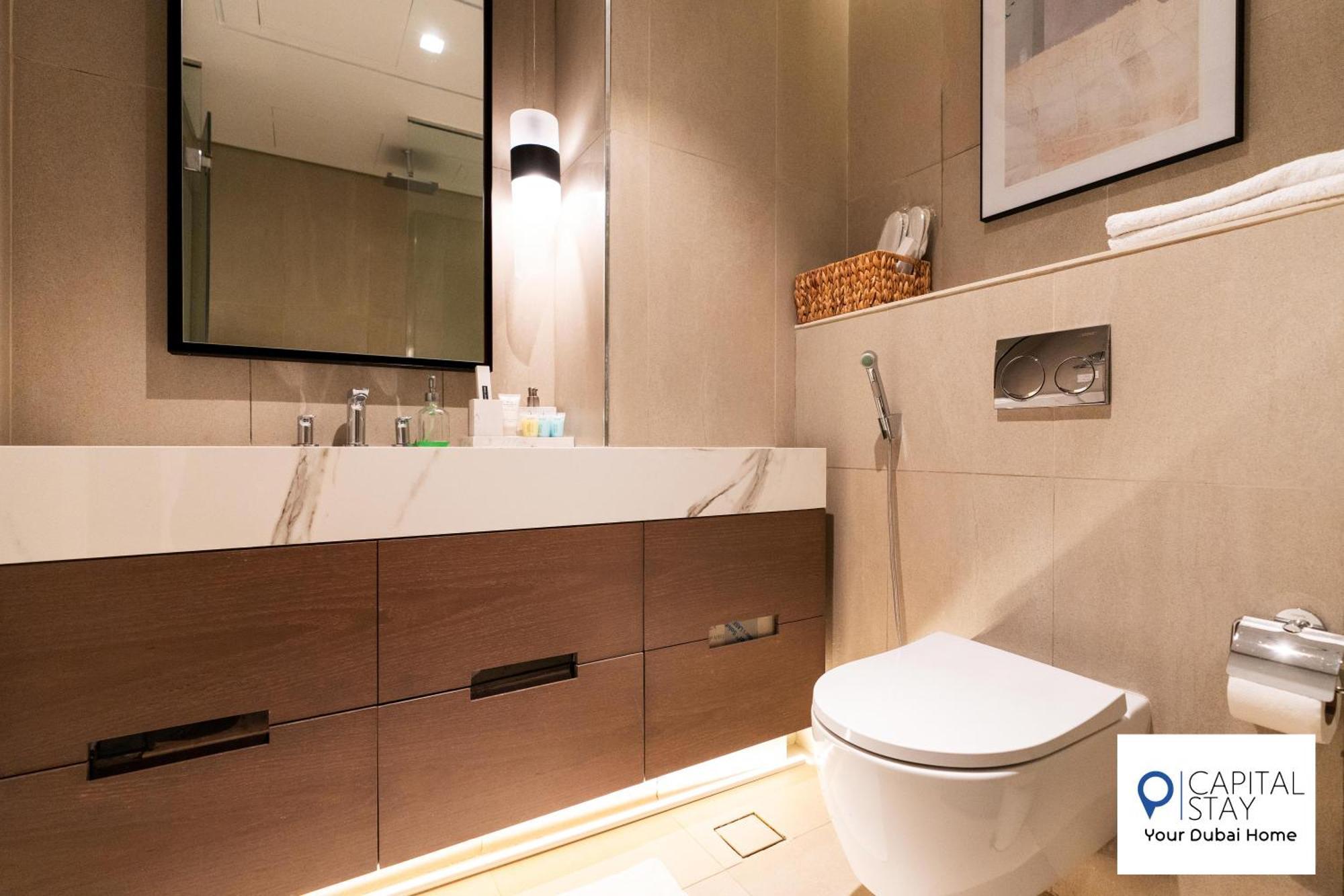 Capital Stay- Private Two Bed - The Address Residences * Fujairah
