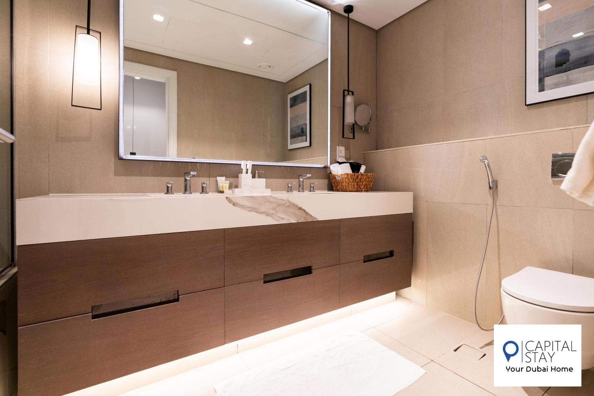 Capital Stay- Private Two Bed - The Address Residences * Fujairah